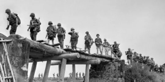 Photographie de la colonne Alessandri en marche vers la Chine. Site de la Légion étrangère