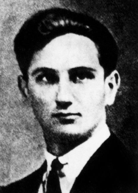 Les Polonais dans la résistance française. Le capitaine Roman Pietrowski dit "Maurice", commandant de la 4 214e compagnie FTPF du bassin du Tarn. Il est tombé dans un combat livré aux Hitlériens, le 6 août 1944