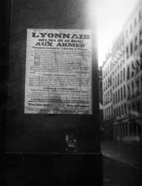 Libération de Lyon.  Affiches dans Lyon libérée.
