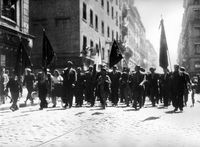 Libération de Lyon.  Défilé populaire.