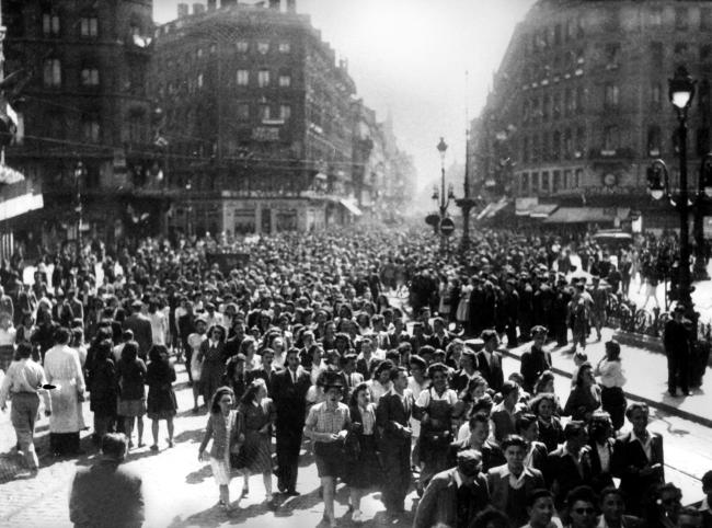 Libération de Lyon.  Lyon. Défilé populaire.