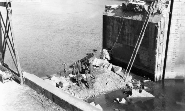 Libération de la Saône et Loire. Chalon-sur-Saône. Destruction du pont Saint-Laurent.