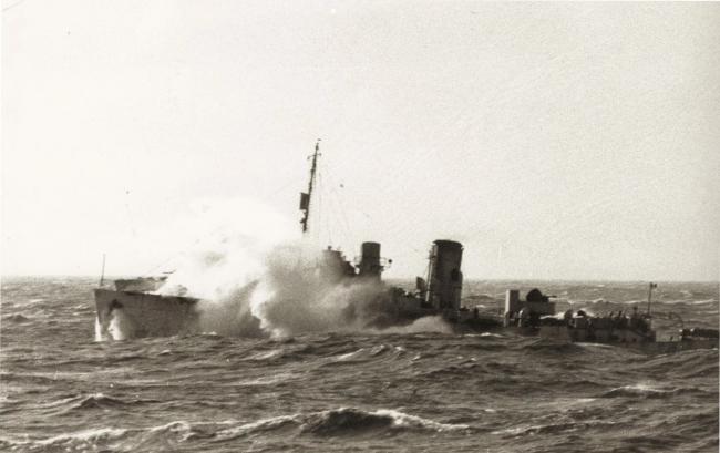 La corvette Roselys par gros temps, fondation de la France Libre
